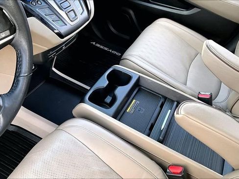 Used 2024 Honda Odyssey Elite image 17