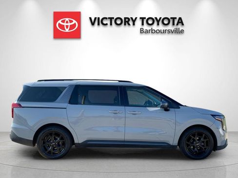 Used 2025 Kia Carnival SX w/ SX Dark Edition Package FWD image 6
