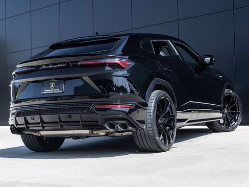 Used 2022 Lamborghini Urus image 8