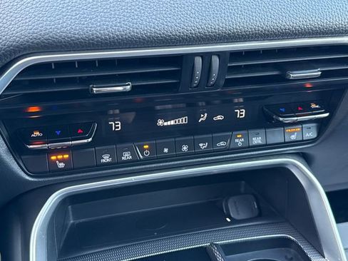 Used 2024 MAZDA CX-90 3.3 Turbo w/ Preferred Plus image 33