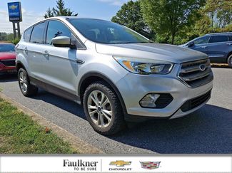 Used 2017 Ford Escape SE w/ SE Cold Weather Package image 1