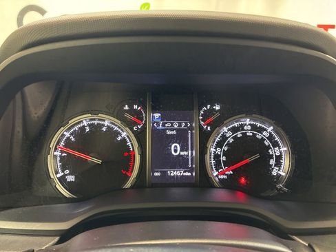 Used 2024 Toyota 4Runner TRD Off-Road Premium AWD/4WD image 27