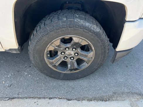 Used 2019 Chevrolet Silverado 1500 LT w/ All Star Edition AWD/4WD image 11