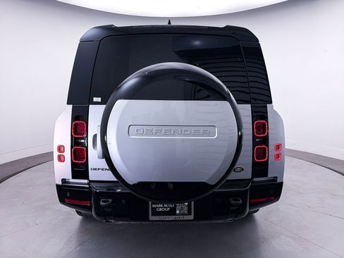 Used 2023 Land Rover Defender 130 X-Dynamic SE AWD/4WD image 17