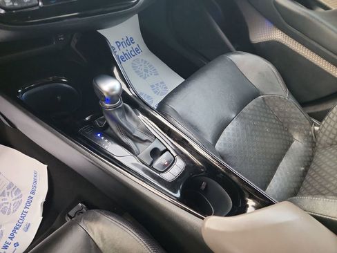 Used 2020 Toyota C-HR Limited image 32