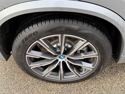 Used 2025 BMW X5 xDrive50e w/ Executive Package image 4