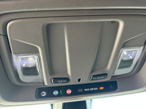 Used 2020 Chevrolet Silverado 1500 LT image 19