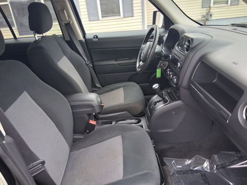 Used 2015 Jeep Patriot Sport w/ Power Value Group FWD image 21