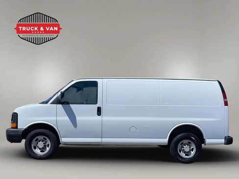 Used 2013 Chevrolet Express 2500 RWD image 3