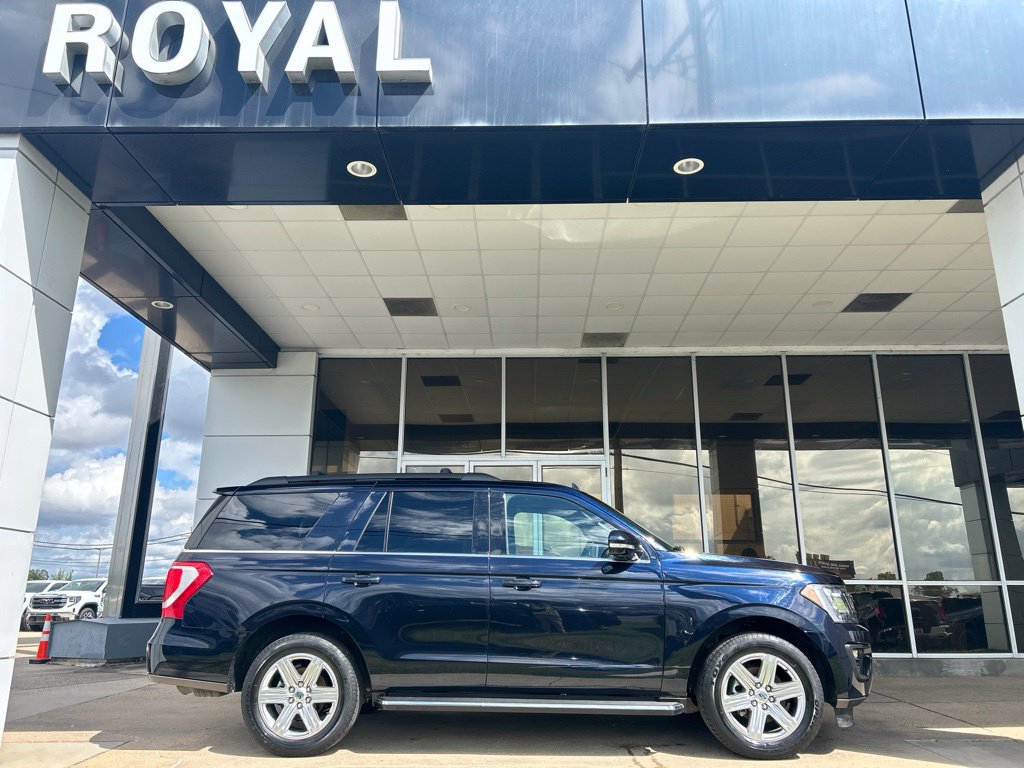 Used 2021 Ford Expedition XLT RWD image 1