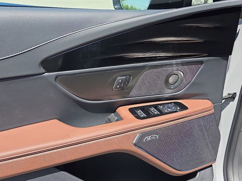 New 2026 Lincoln Nautilus Reserve AWD/4WD image 15