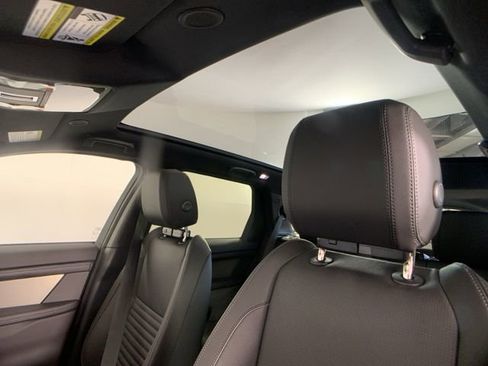 New 2025 Land Rover Discovery Sport Dynamic SE image 14