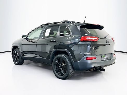 Used 2016 Jeep Cherokee Latitude AWD/4WD image 5