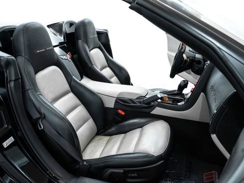 Used 2010 Chevrolet Corvette Grand Sport w/ Preferred Equipment Group image 19