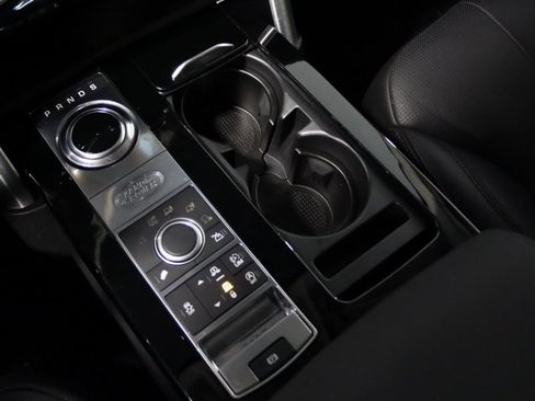 Used 2018 Land Rover Discovery HSE image 42