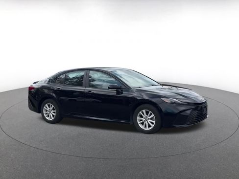 Used 2025 Toyota Camry LE image 2