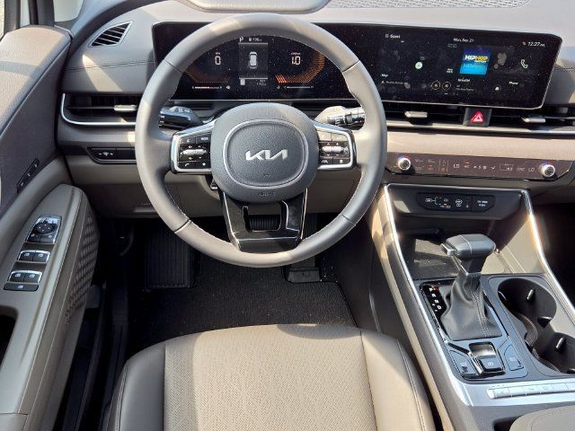 Used 2026 Kia Carnival EX FWD image 9