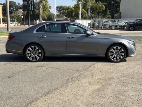 Used 2018 Mercedes-Benz E 300 w/ Premium 3 Package (Q03) image 3