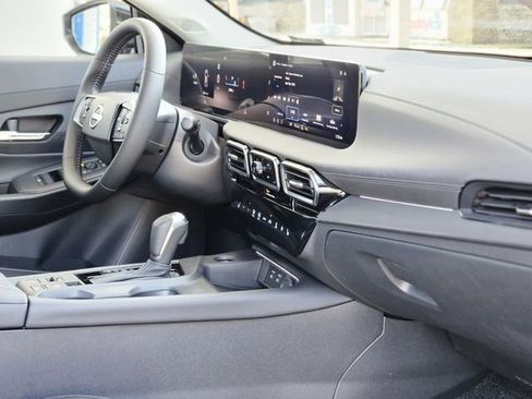 New 2026 Nissan Sentra SV w/ SV Convenience Package FWD image 12
