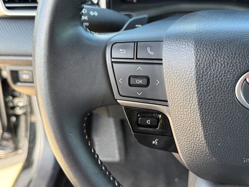 Used 2025 Toyota Camry SE image 16