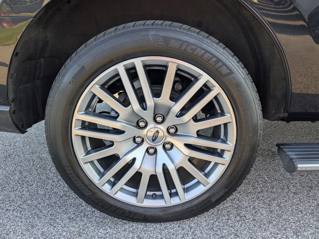 Used 2023 Ford Expedition Limited AWD/4WD image 16