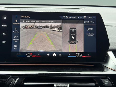 Used 2025 BMW X2 xDrive28i w/ Premium Package image 19