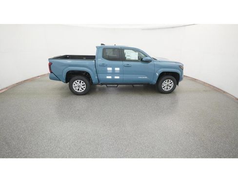 New 2026 Toyota Tacoma SR5 image 11