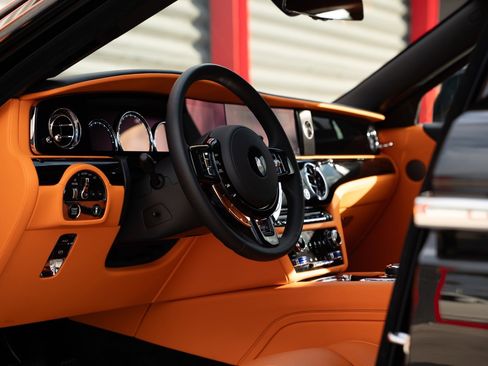 Used 2023 Rolls-Royce Ghost image 3