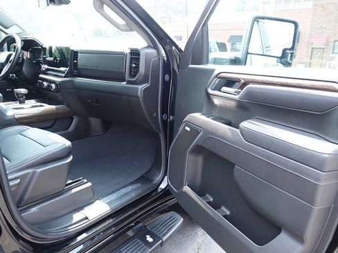 Used 2025 GMC Sierra 1500 Elevation w/ Preferred Package AWD/4WD image 36