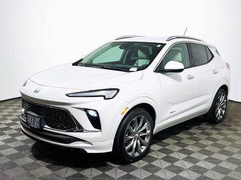 Used 2024 Buick Encore GX Avenir FWD image 3