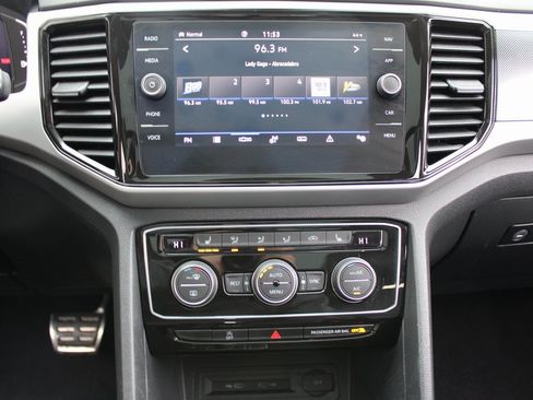 Used 2022 Volkswagen Atlas SEL R-Line image 13