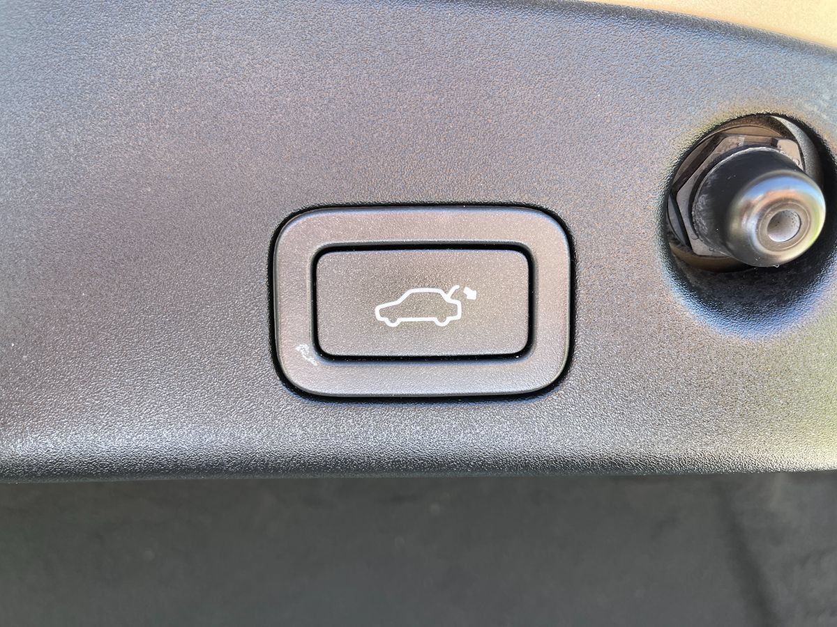 Used 2012 Jaguar XJ RWD image 10