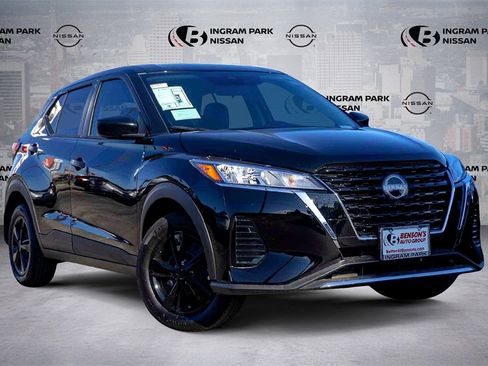 New 2025 Nissan Kicks Play S image 1