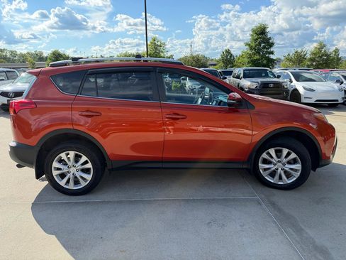 Used 2015 Toyota RAV4 Limited AWD/4WD image 4