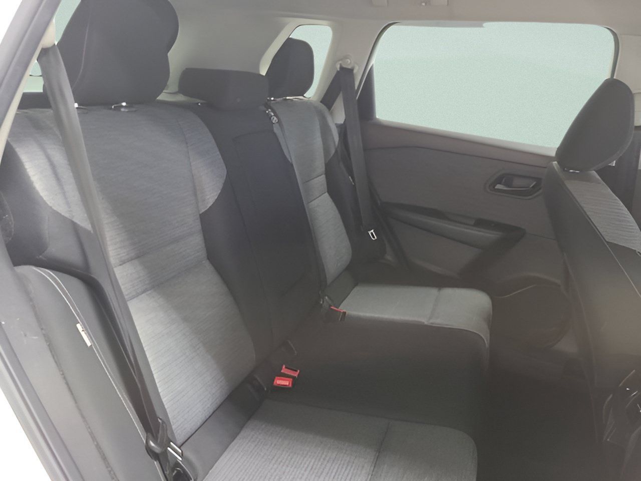Used 2021 Nissan Rogue S AWD/4WD image 15
