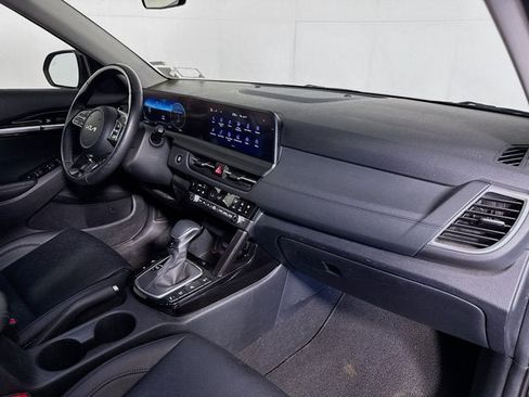 Certified 2025 Kia Seltos EX w/ EX Sunroof Package AWD/4WD image 30