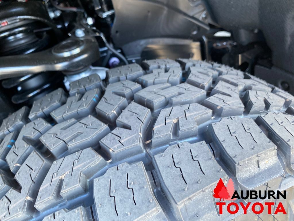 New 2026 Toyota 4Runner SR5 AWD/4WD image 24