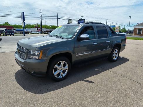 Used 2011 Chevrolet Avalanche LTZ AWD/4WD image 9