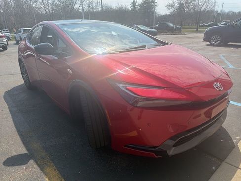 Used 2023 Toyota Prius XLE image 8