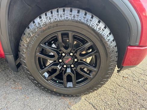 Used 2020 GMC Sierra 1500 Elevation w/ Elevation Value Package image 12