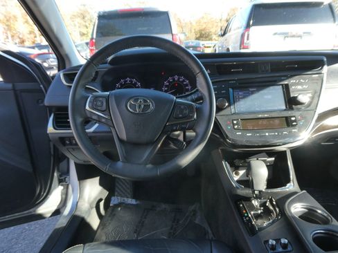 Used 2018 Toyota Avalon XLE image 13