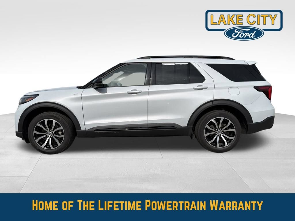 Used 2026 Ford Explorer ST-Line AWD/4WD image 2
