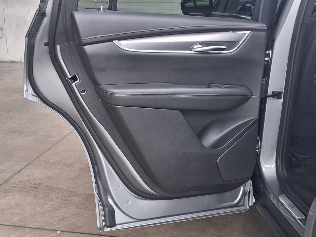 Used 2024 Cadillac XT6 Luxury w/ LPO, Floor Liner Package FWD image 21