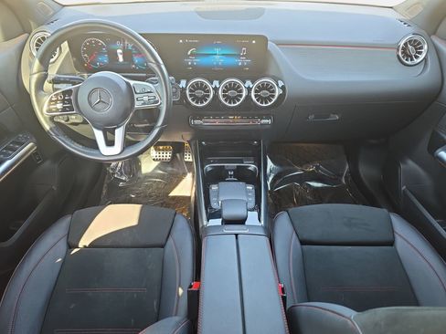 Used 2023 Mercedes-Benz GLA 250 4MATIC image 9