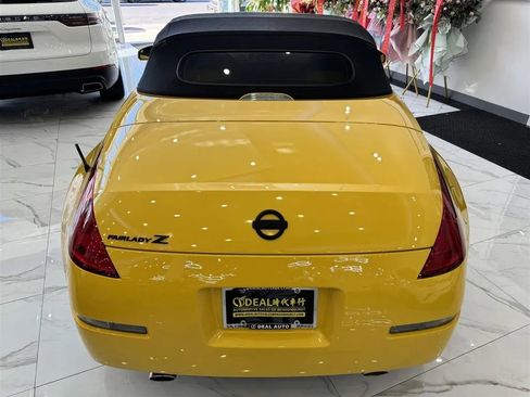 Used 2005 Nissan 350Z Touring image 6