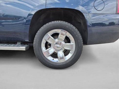 Used 2018 Chevrolet Tahoe LT w/ LT Signature Package AWD/4WD image 9