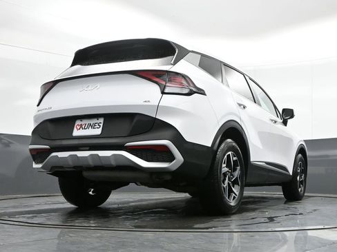 Used 2025 Kia Sportage LX AWD/4WD image 40