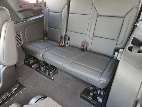New 2026 Chevrolet Suburban High Country w/ Sun And Tow Package AWD/4WD image 28
