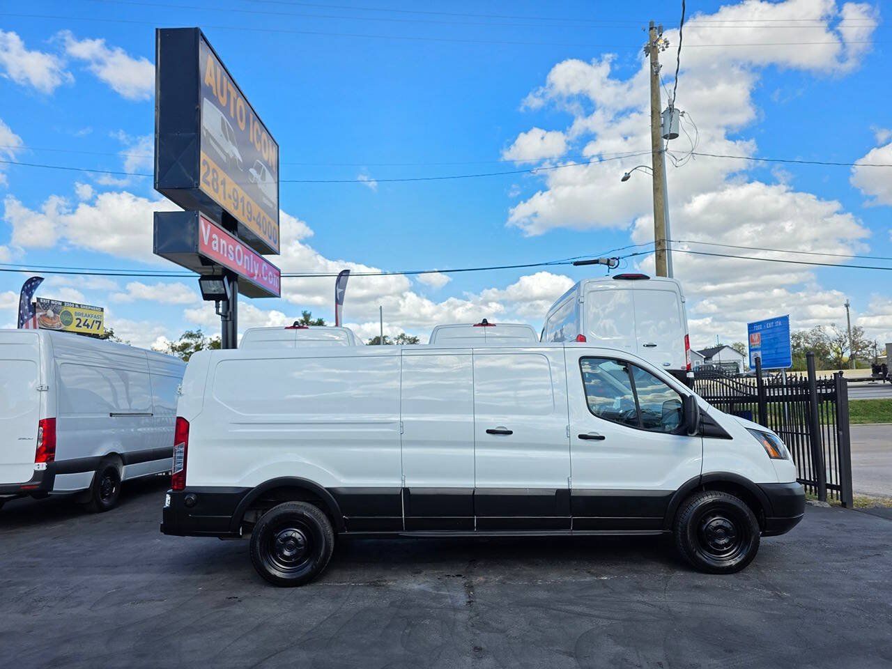 Used 2019 Ford Transit 250 148 Low Roof RWD image 3