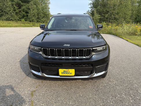 Used 2023 Jeep Grand Cherokee L Limited w/ Luxury Tech Group II AWD/4WD image 2